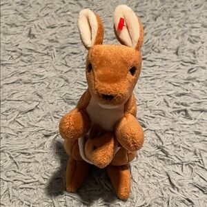 Ty Beanie Babies Pouch the Kangaroo with Baby Joey